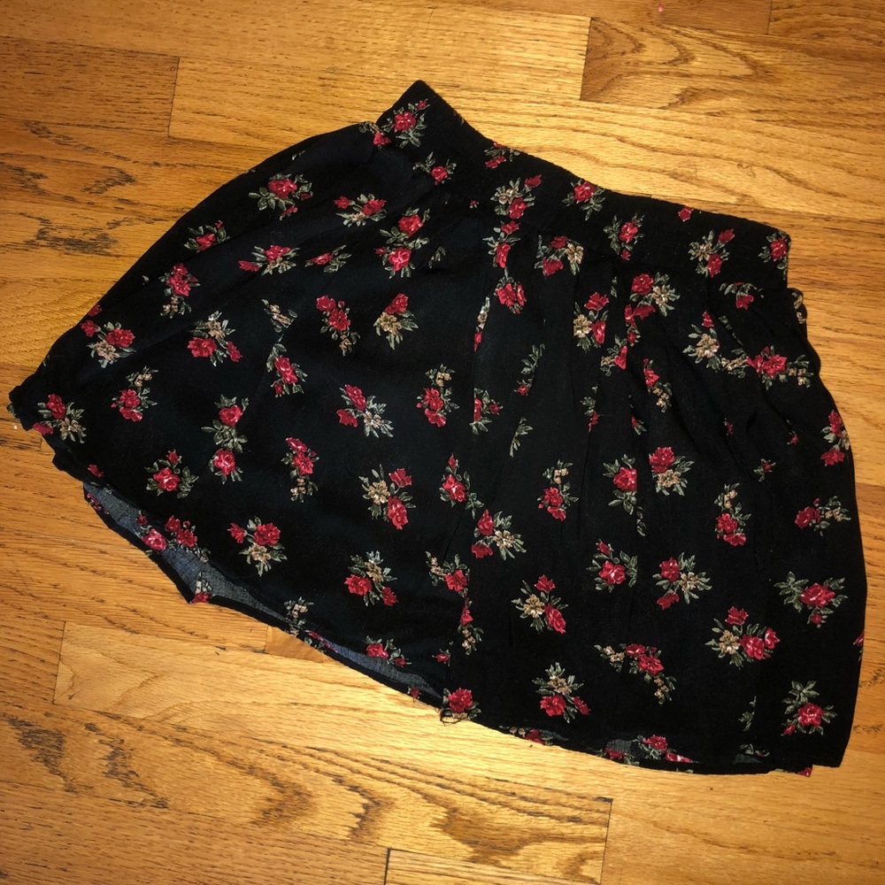 Brandy Melville Mini Skirt - Small